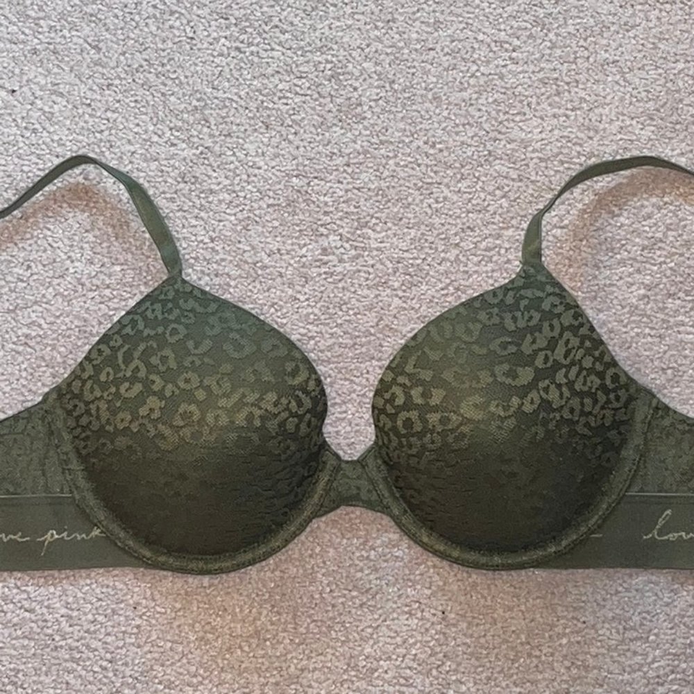 NWOT Victoria's Secret PINK Wear Everywhere T-Shirt Lighly Lined Bra Green 34C
